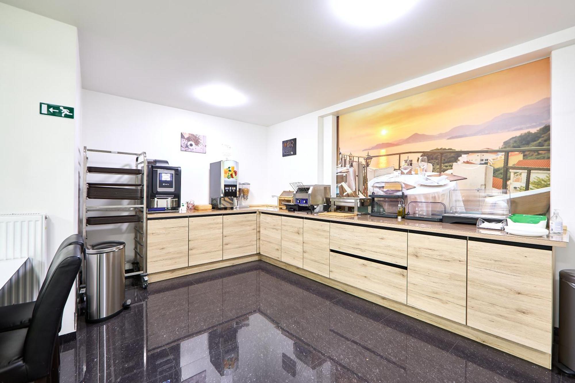 Hotel City Center Saint-Josse-ten-Noode Екстериор снимка